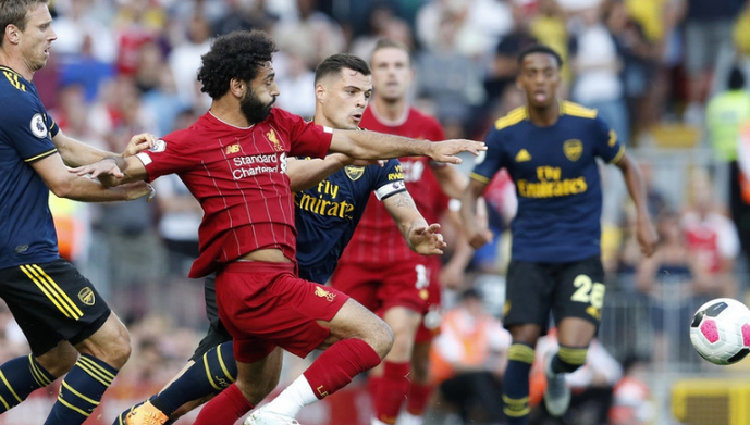 曼城连续取胜,稳居积分榜首席位置 曼城连续取胜,稳居积分榜首席位置